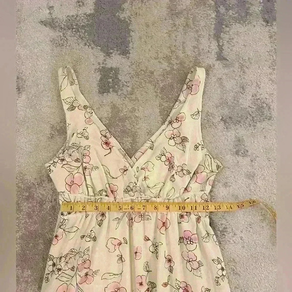 Women’s Yellow V-Cut Summer Dress - Picture 4 of 5